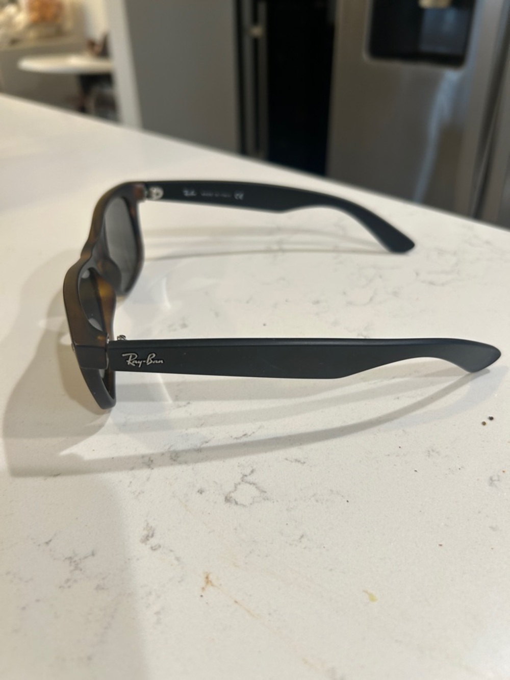 Ray-Ban Wayfarer - Picture 2 of 5